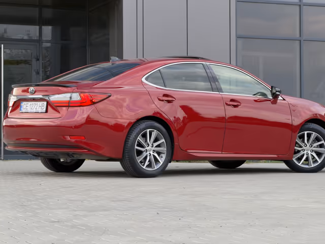 Lexus ES 2015, Чернівці, $20 900 - зображення 4