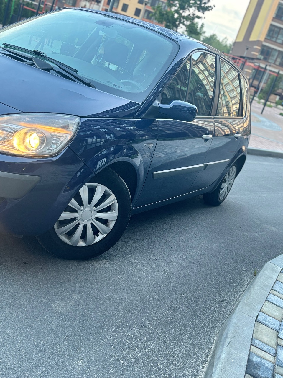 Renault Scenic - фото 5