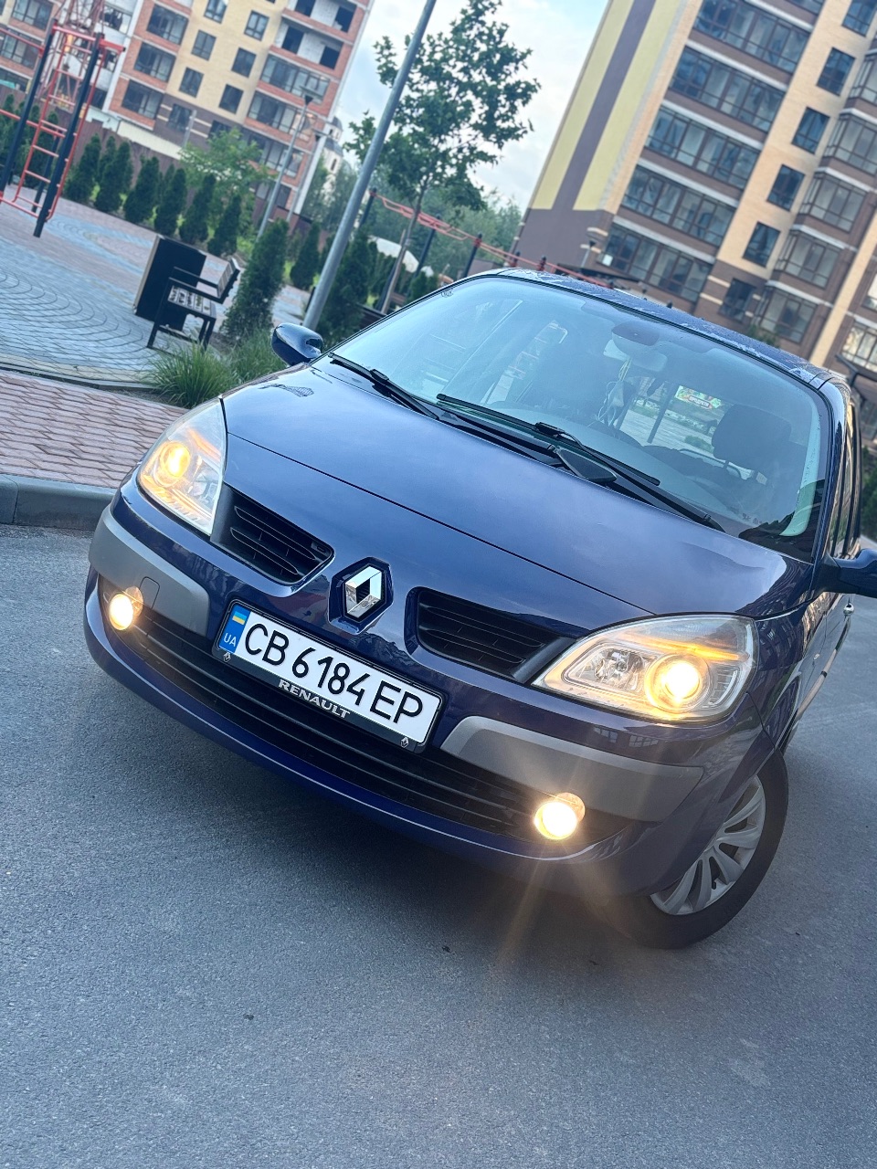 Renault Scenic - фото 1