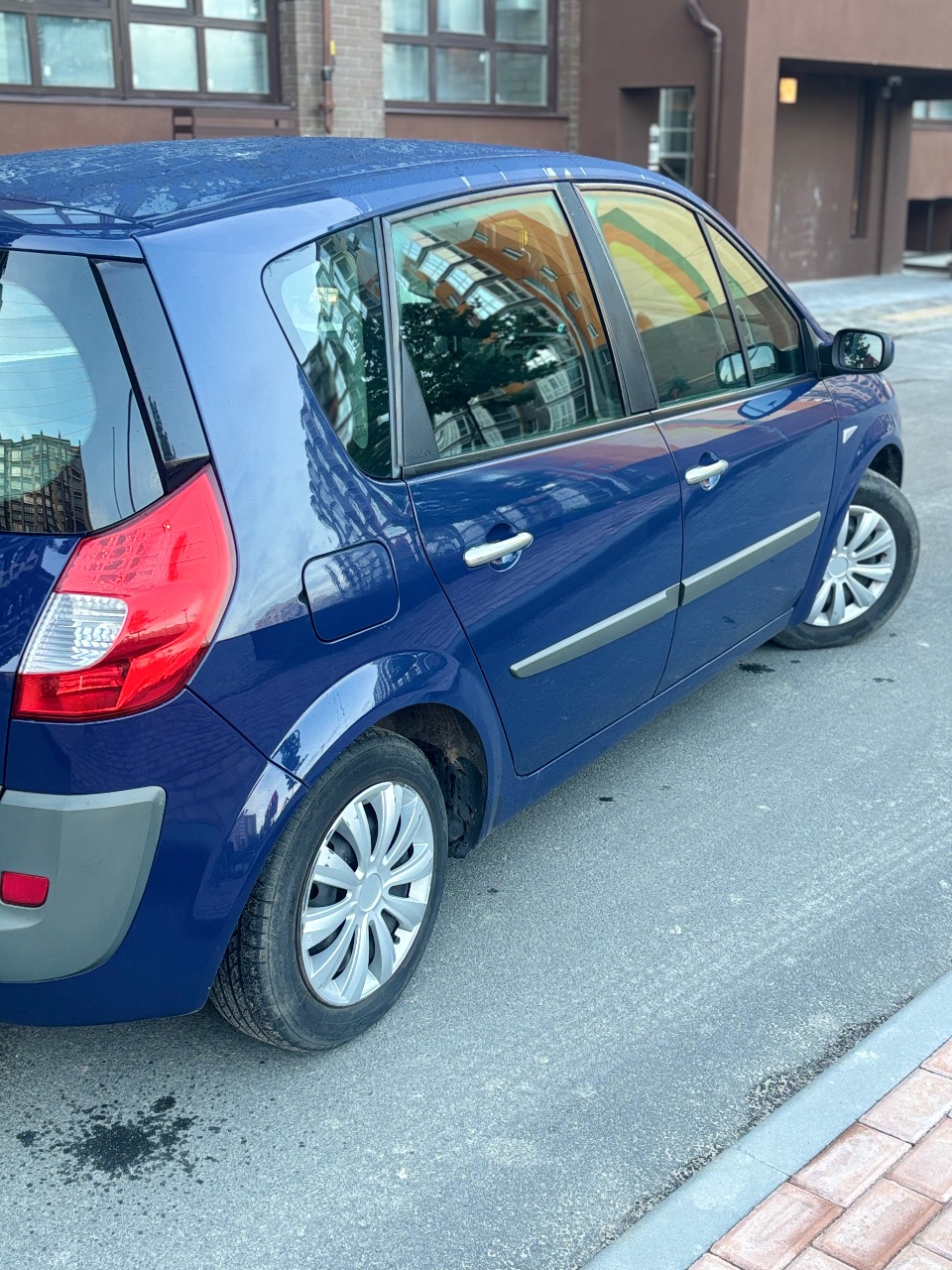 Renault Scenic - фото 9