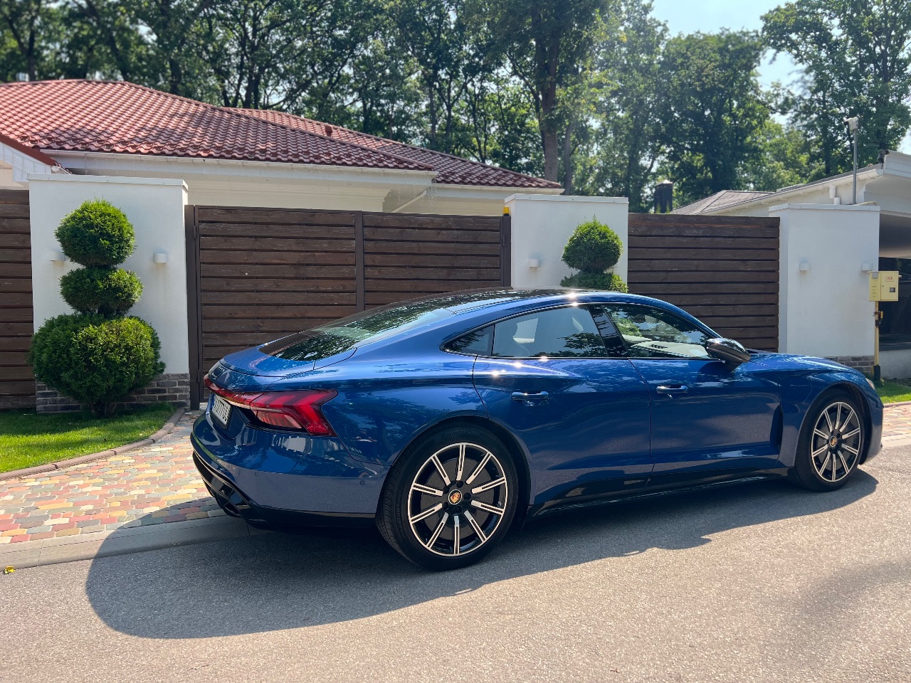 Audi e-tron GT - фото 2