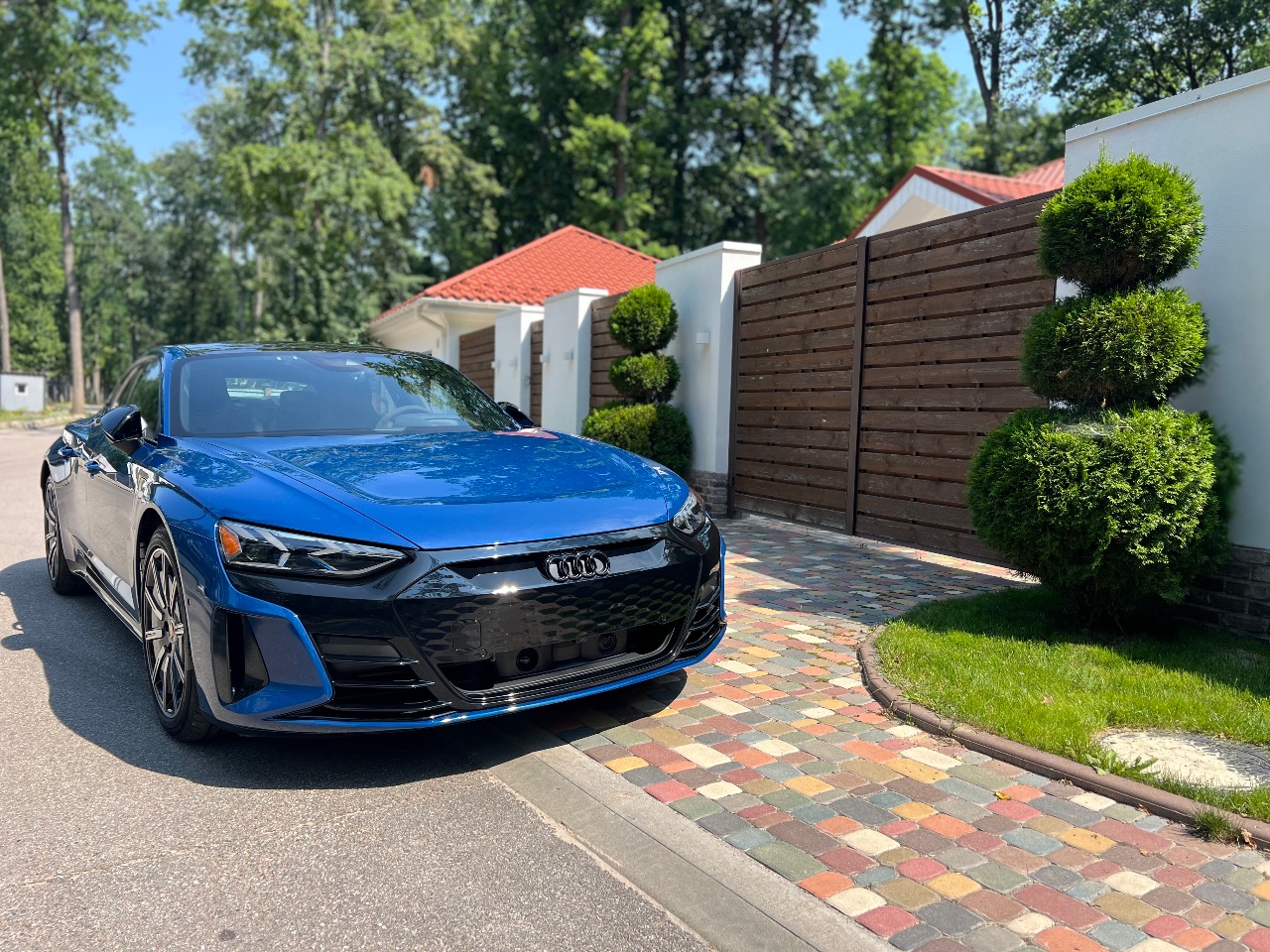 Audi e-tron GT - фото 8