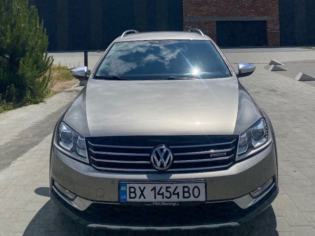 Volkswagen Passat 2014, Хмельницький, $13 599 - зображення 1