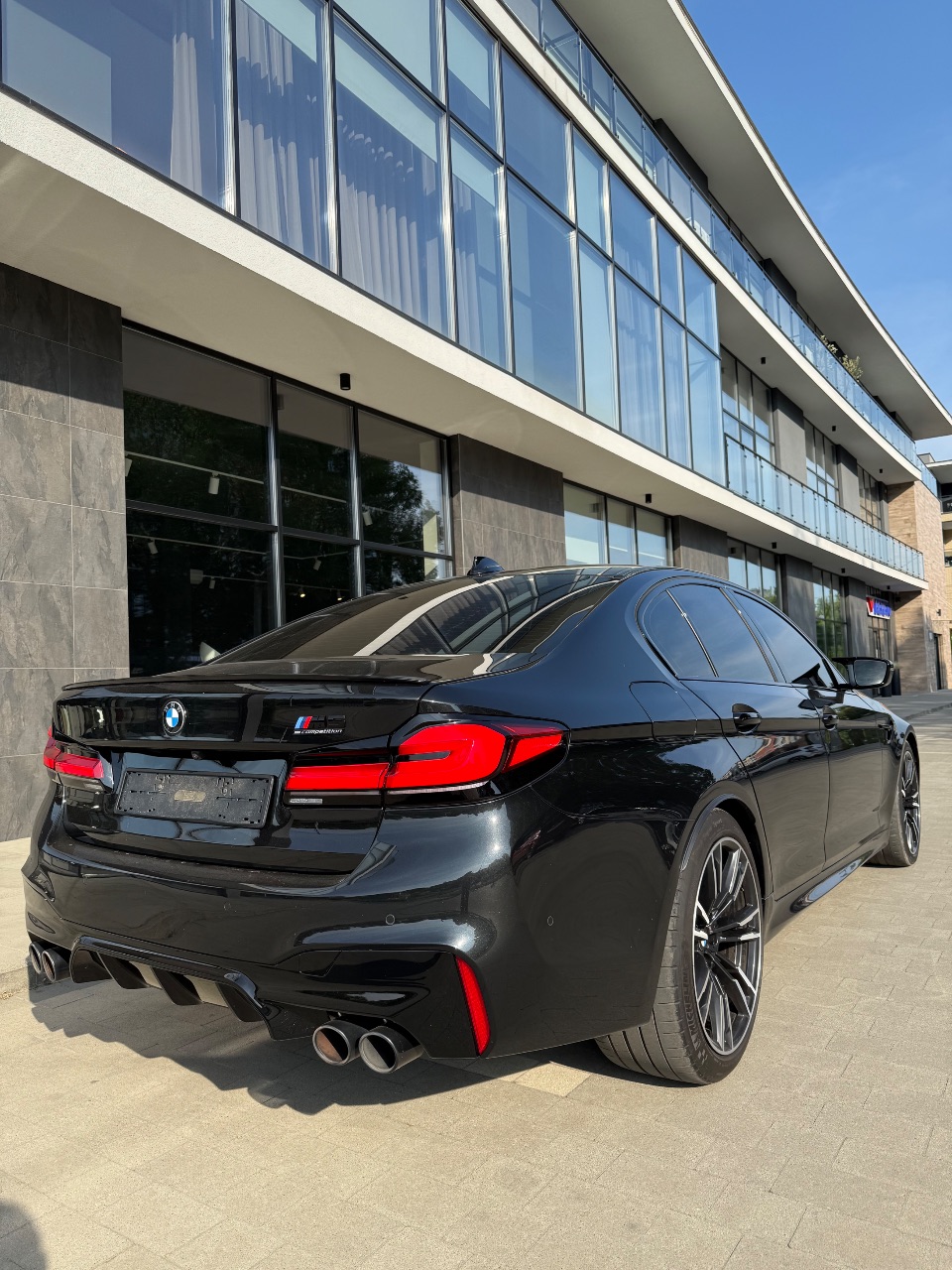 BMW M5 - фото 11