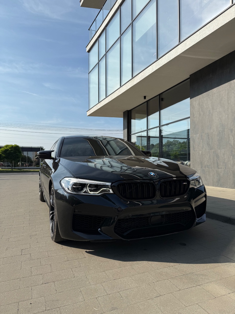 BMW M5 - фото 1