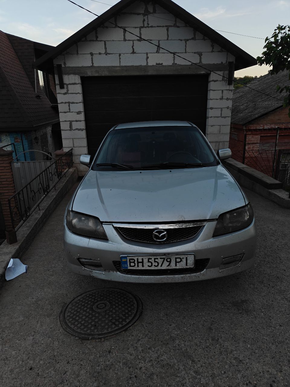 Mazda 323 - фото 2