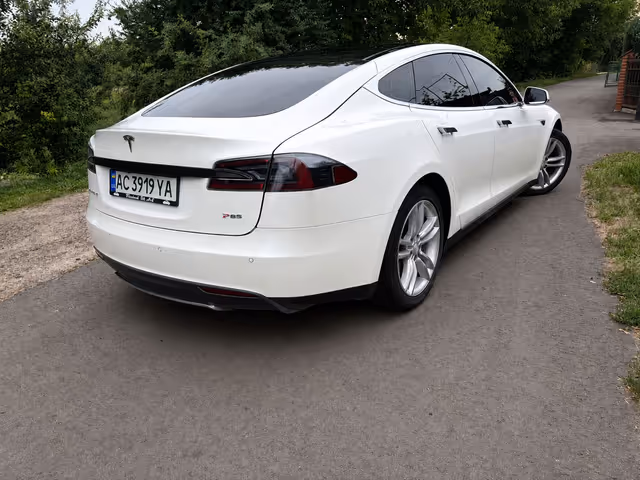 Tesla Model S 2013, Володимир-Волинський, $14 100 - зображення 3