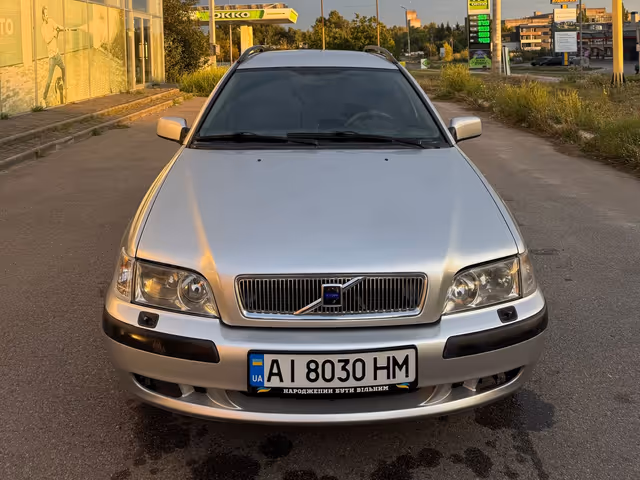Volvo V40 2000, Белая церковь, $2 600 - изображение 1