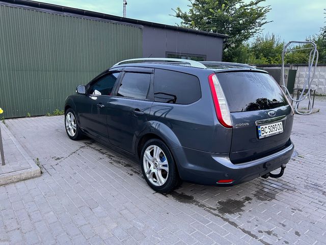 Ford Focus - фото 2
