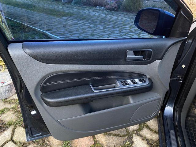 Ford Focus - фото 5
