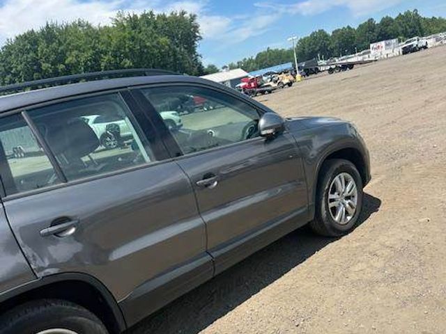 Volkswagen Tiguan - фото 3