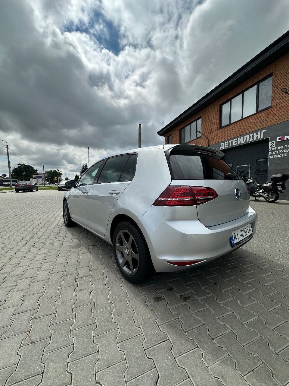 Volkswagen Golf - фото 16