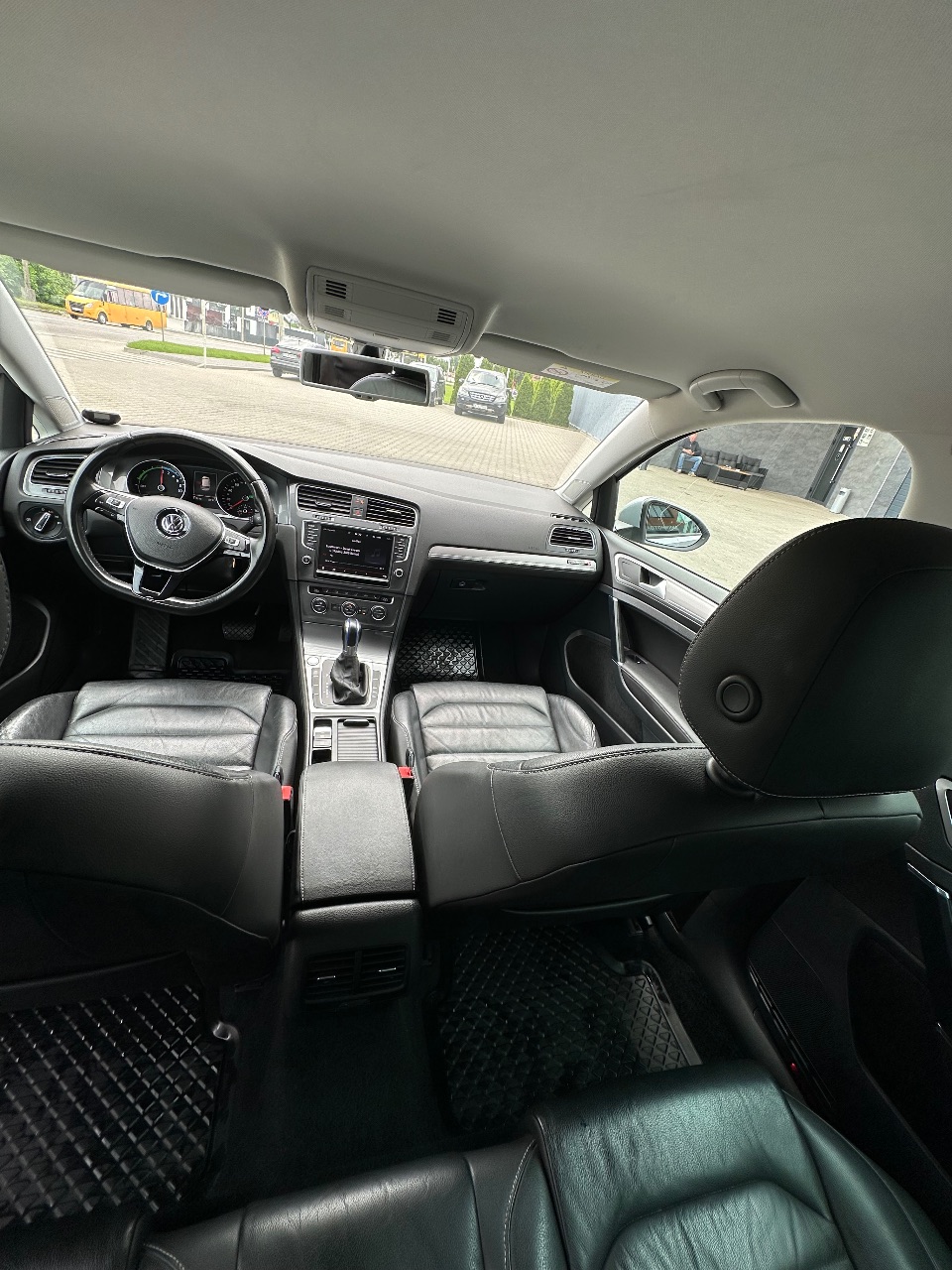 Volkswagen Golf - фото 21