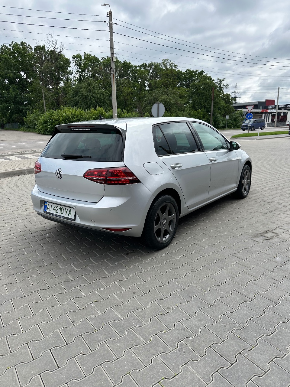Volkswagen Golf - фото 6