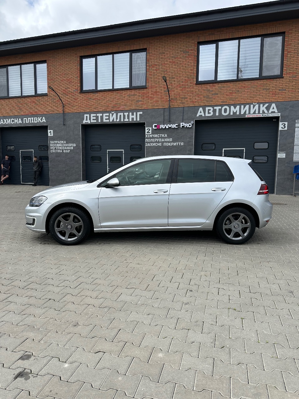 Volkswagen Golf - фото 14