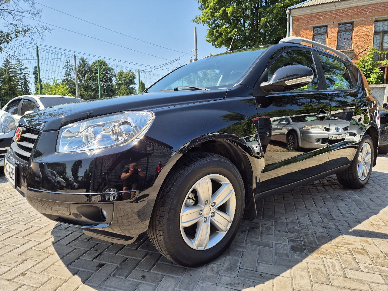 Geely Emgrand X7 - фото 3