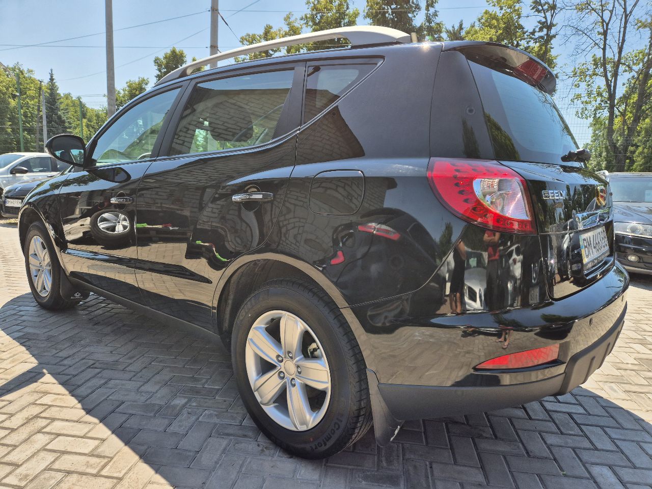 Geely Emgrand X7 - фото 12