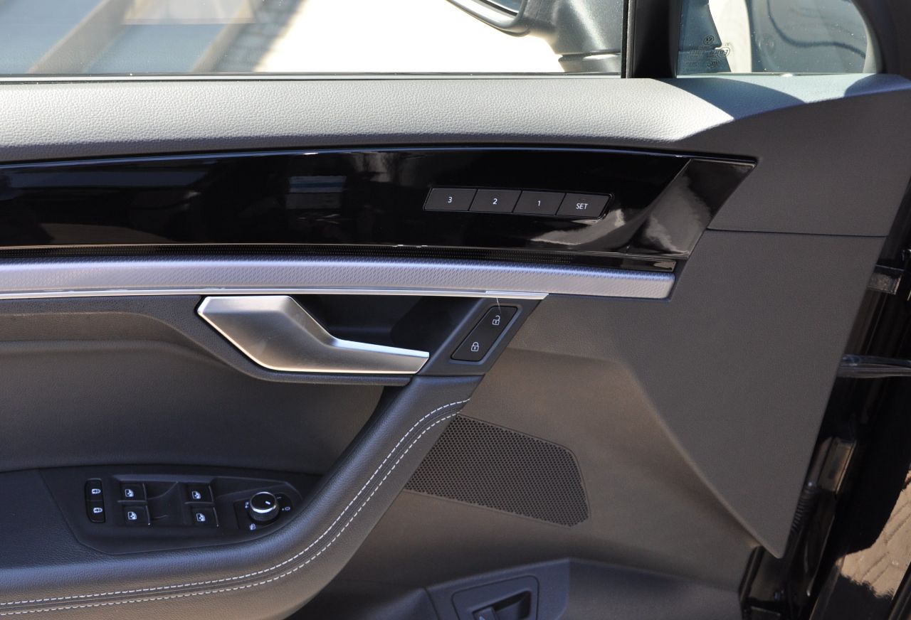 Volkswagen Touareg - фото 31