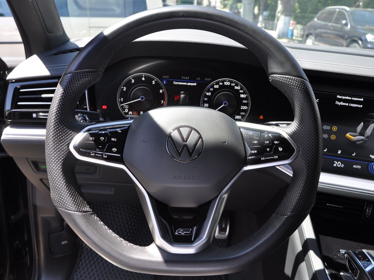 Volkswagen Touareg - фото 37