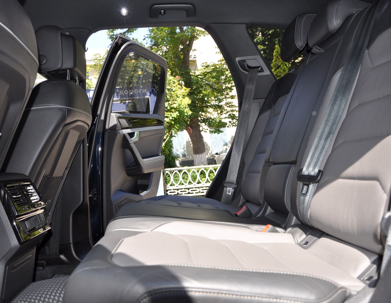 Volkswagen Touareg - фото 22