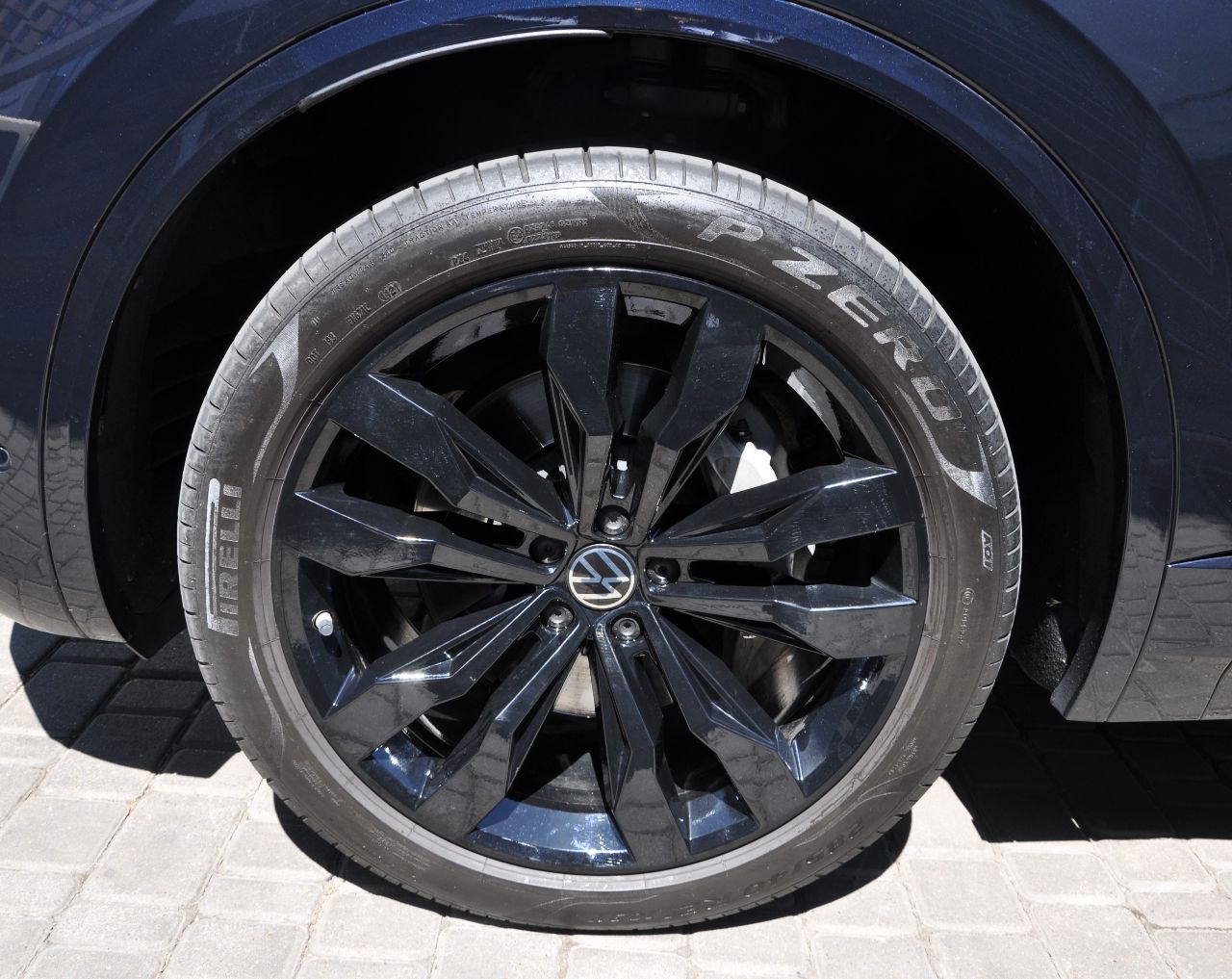 Volkswagen Touareg - фото 17