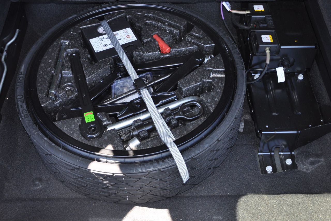 Volkswagen Touareg - фото 9