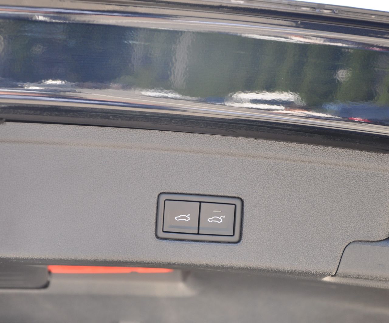 Volkswagen Touareg - фото 10