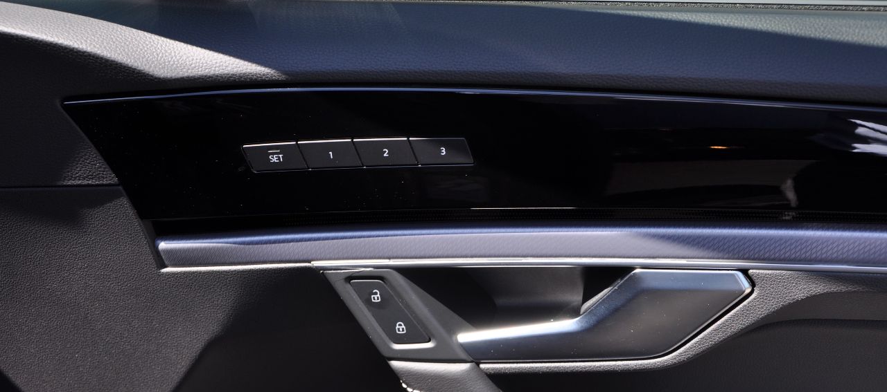 Volkswagen Touareg - фото 25