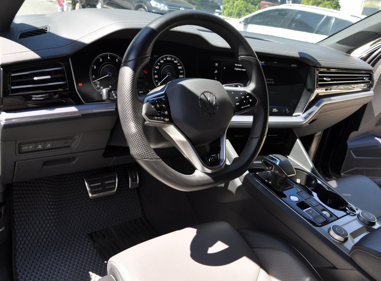 Volkswagen Touareg - фото 32