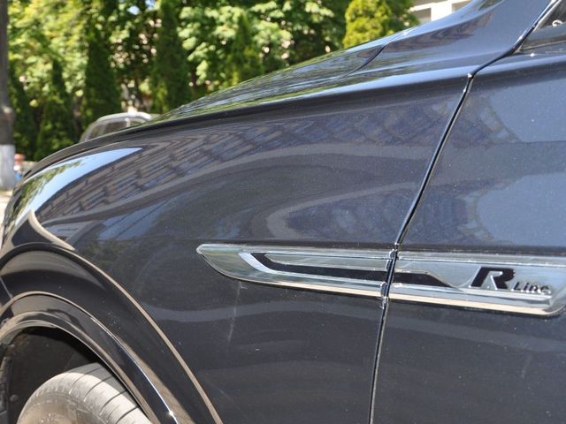 Volkswagen Touareg - фото 3