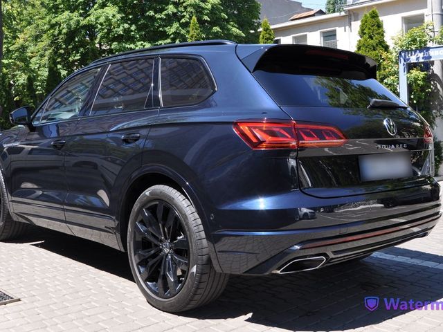 Volkswagen Touareg - фото 5