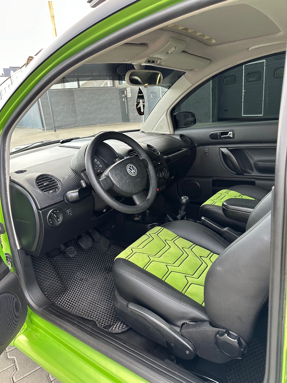 Volkswagen Beetle - фото 36