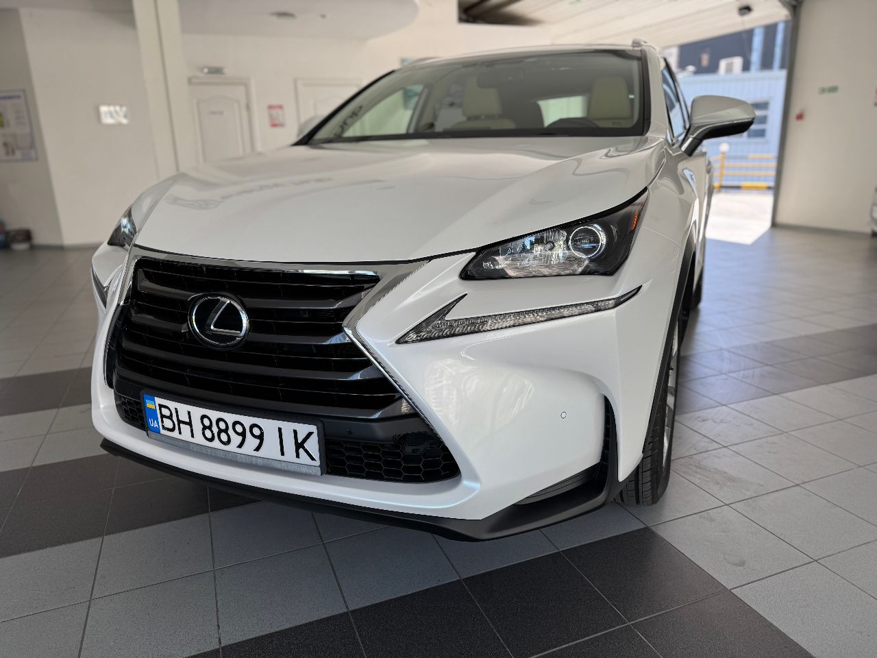 Lexus NX - фото 28