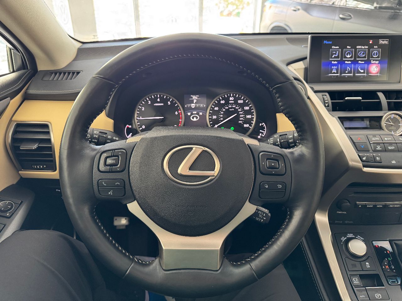 Lexus NX - фото 9