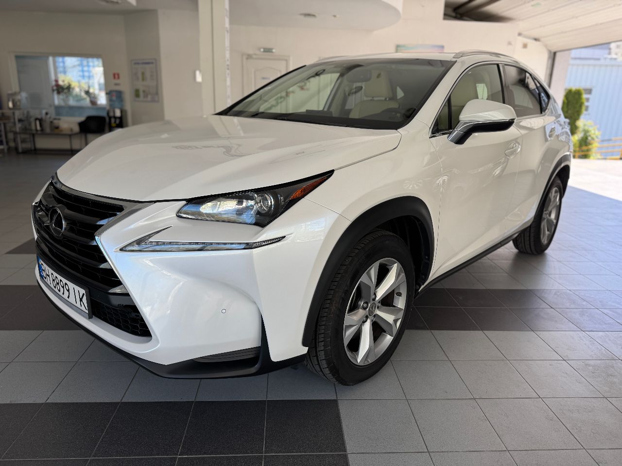 Lexus NX - фото 17