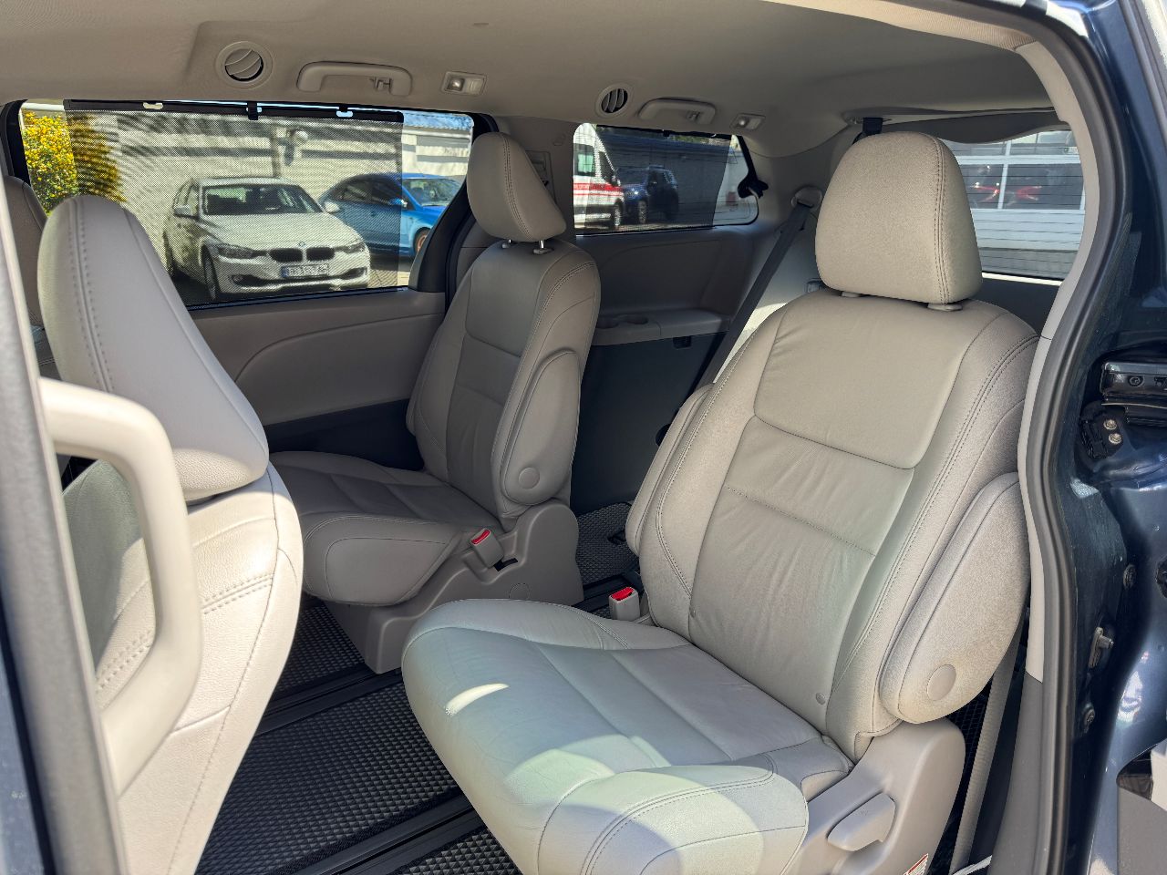 Toyota Sienna - фото 9