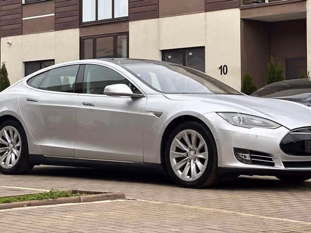 Tesla Model S 2015, Одесса, $10 000 - изображение 2