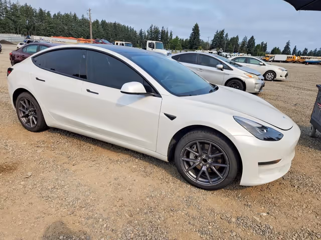 Tesla Model 3 2023, Зимняя вода, $16 900 - изображение 4