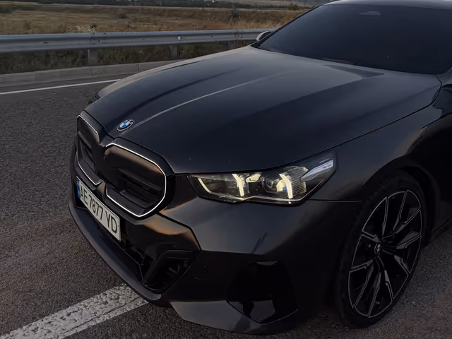 BMW i5 2023, Кривой Рог, $53 000 - изображение 3