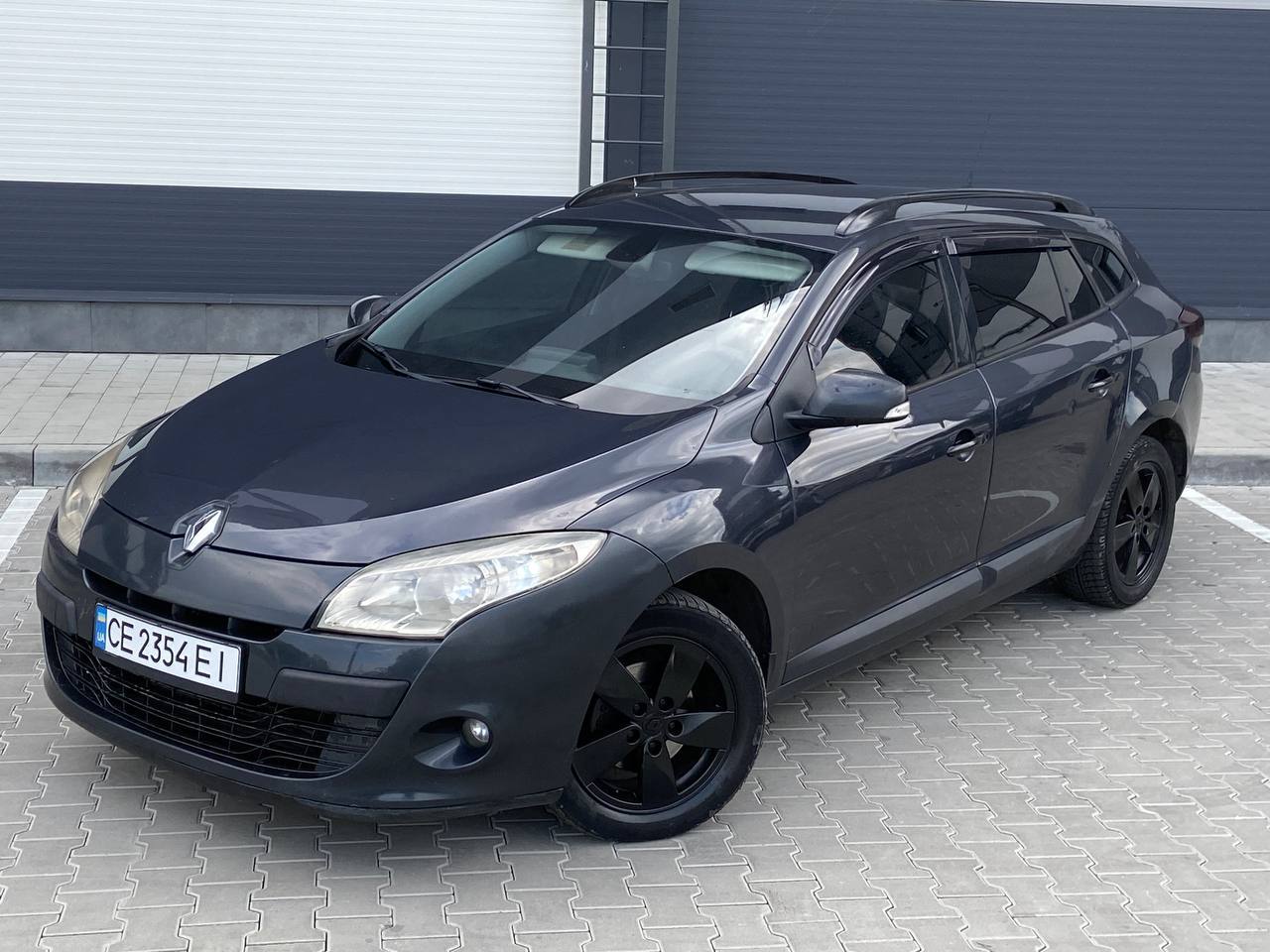 Renault Megane - фото 1