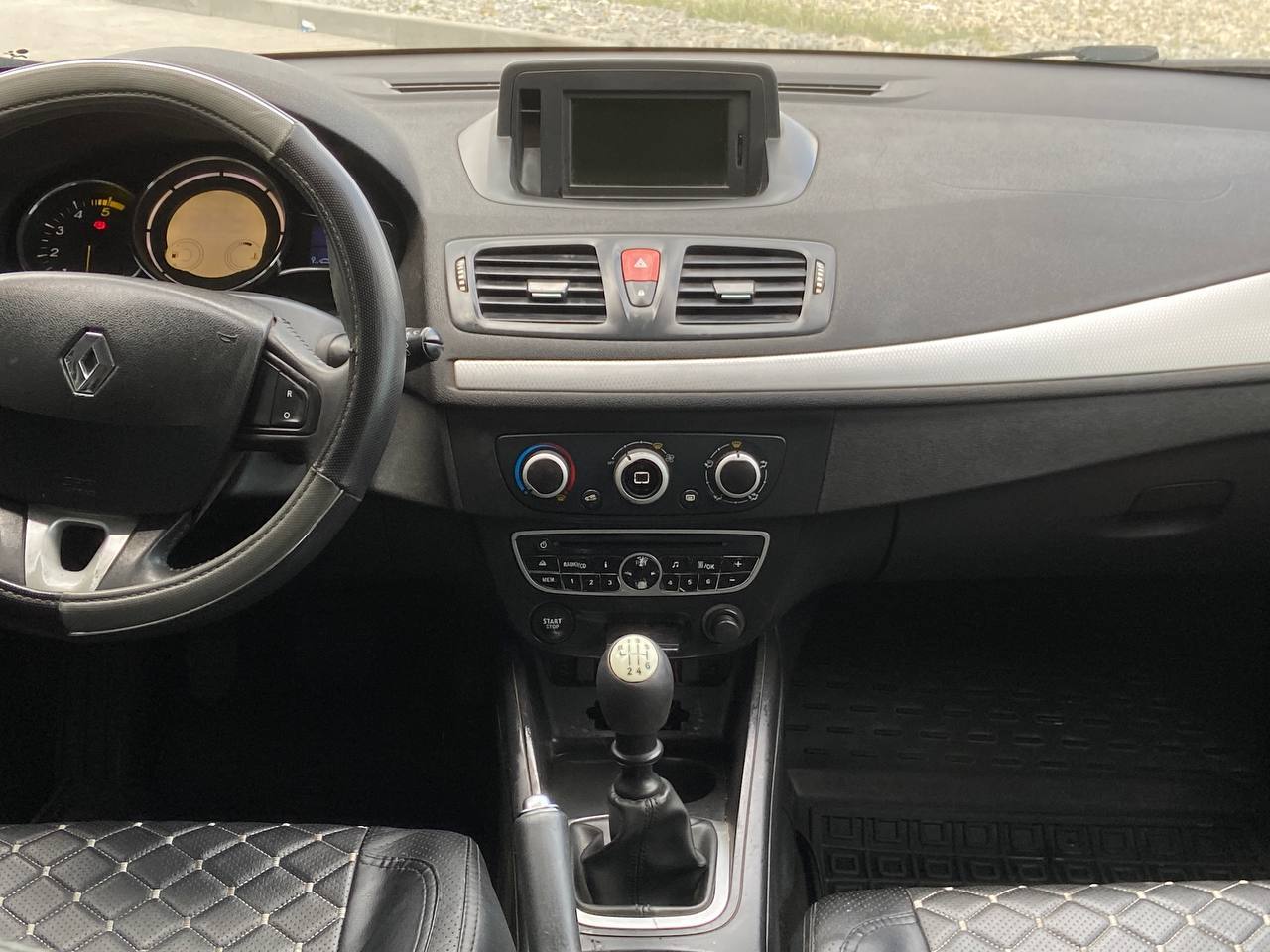 Renault Megane - фото 10