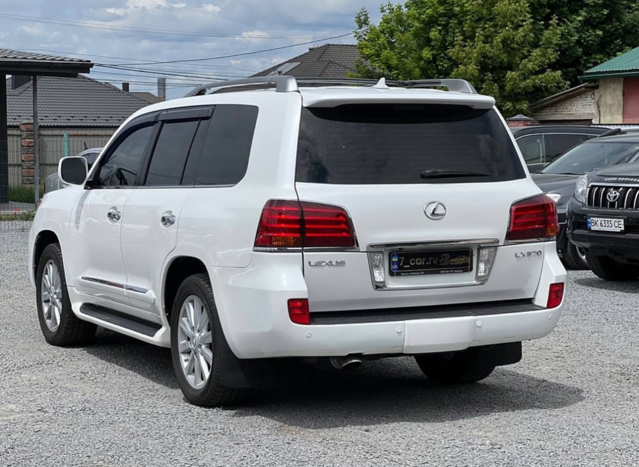Lexus LX - фото 3