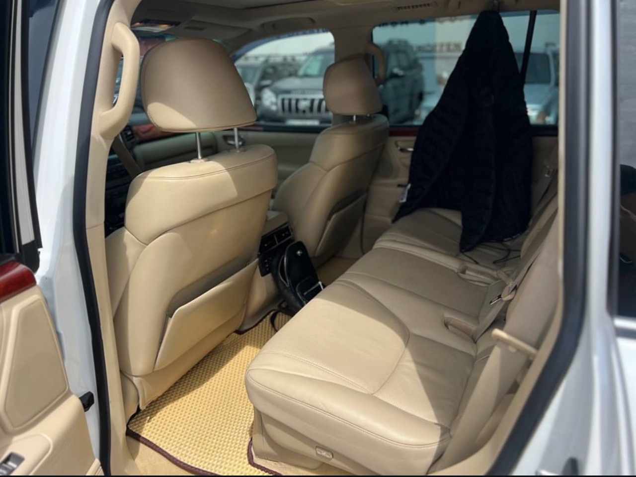 Lexus LX - фото 14