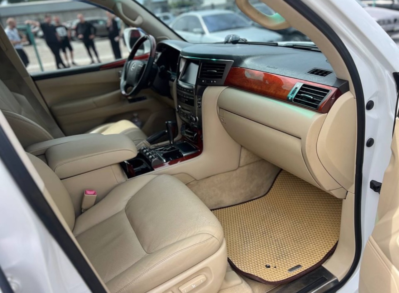 Lexus LX - фото 4