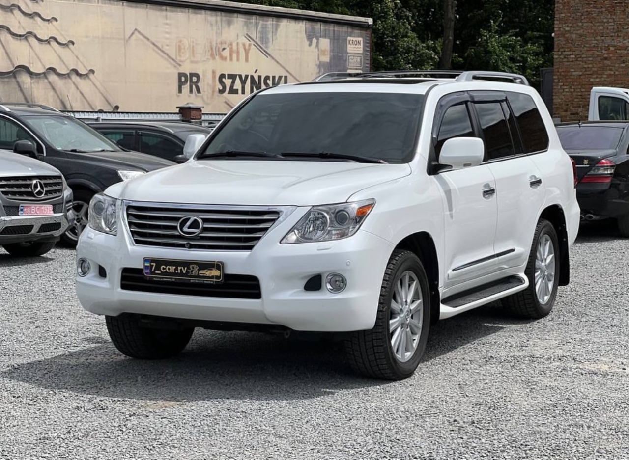 Lexus LX - фото 1