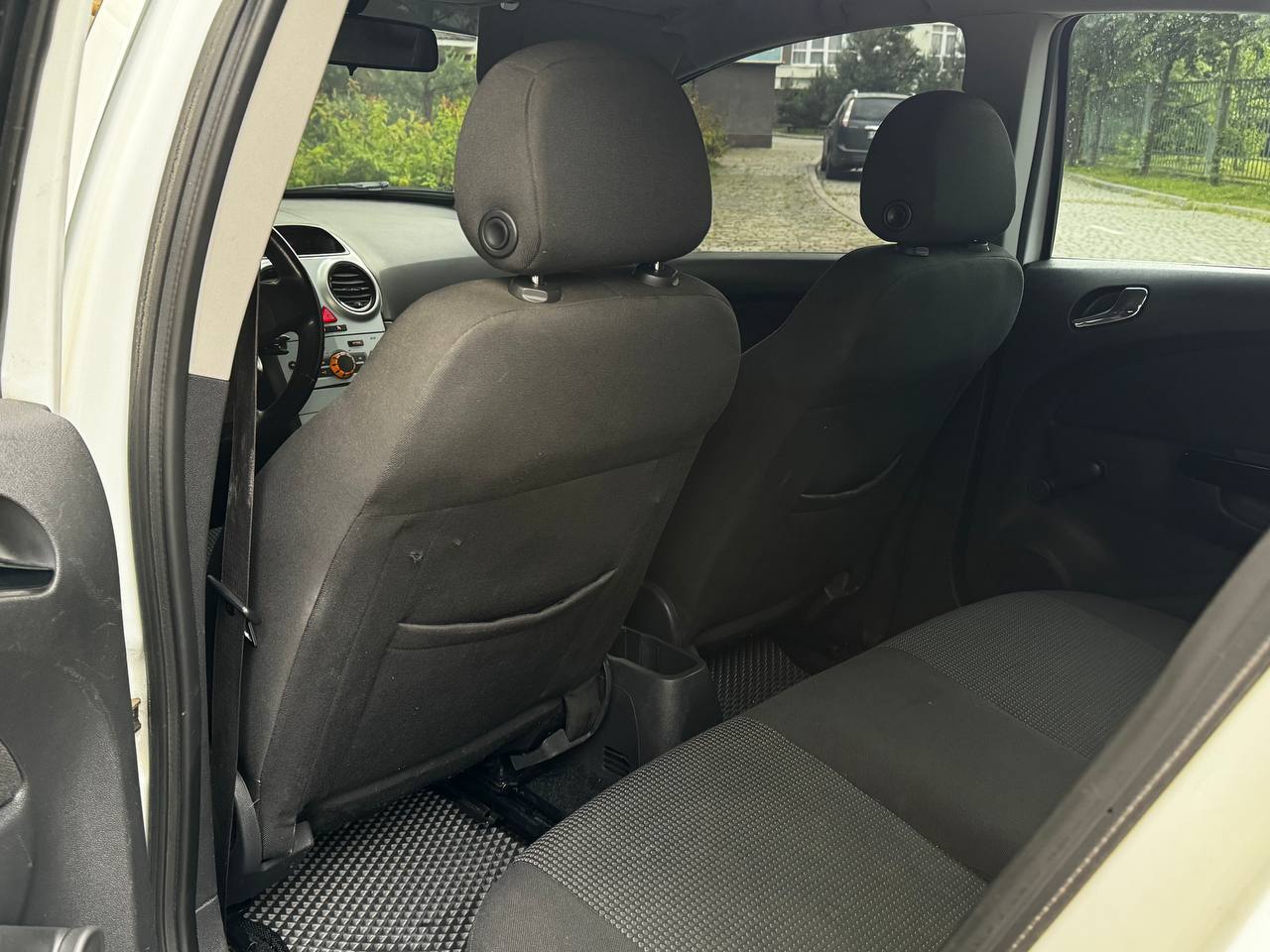 Opel Corsa - фото 7