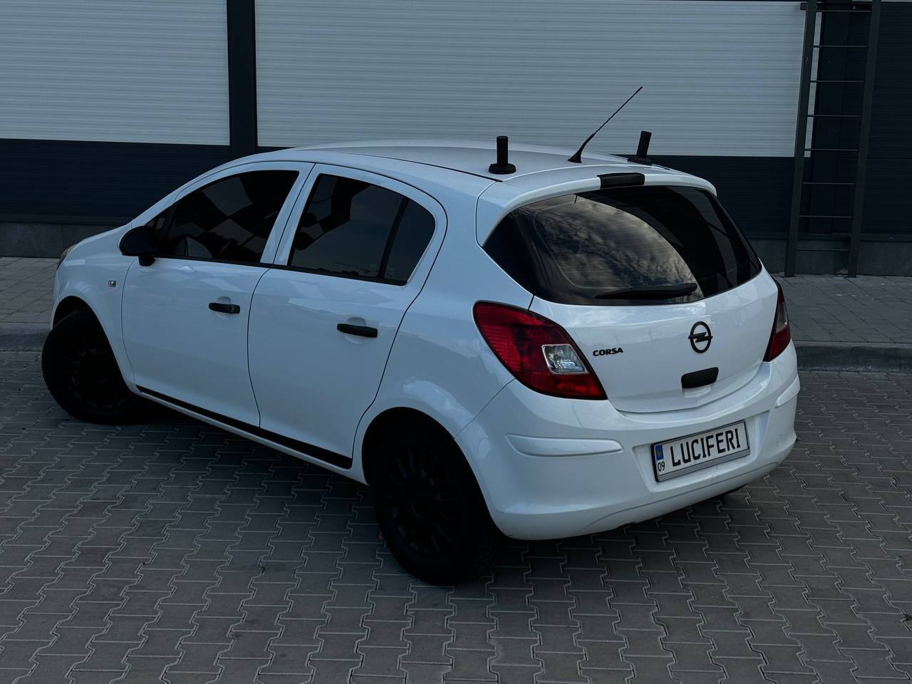 Opel Corsa - фото 4