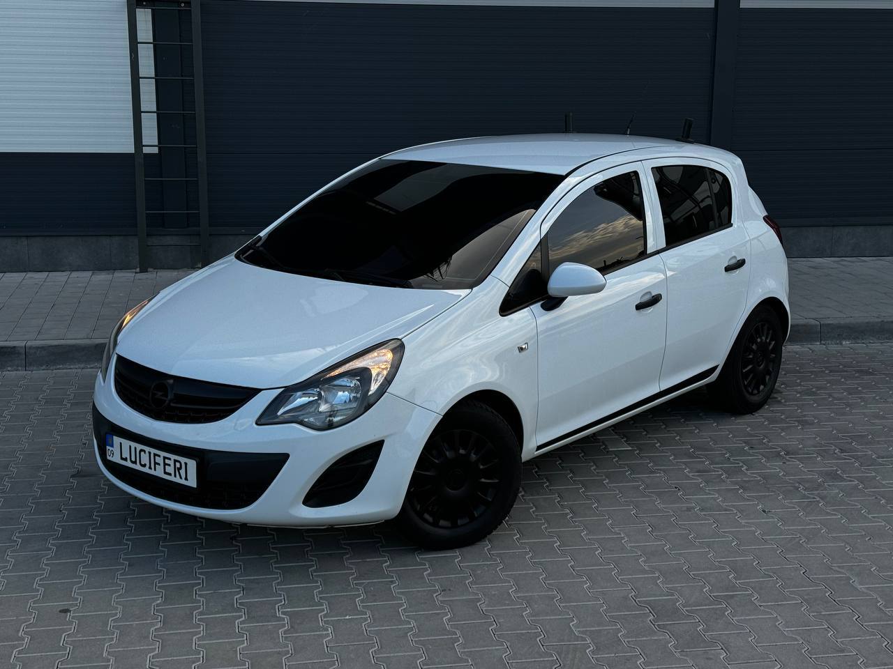 Opel Corsa - фото 1