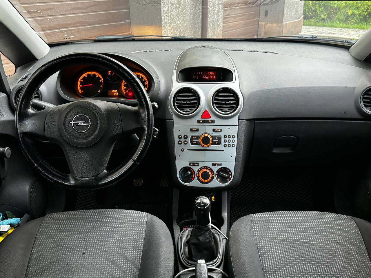 Opel Corsa - фото 9