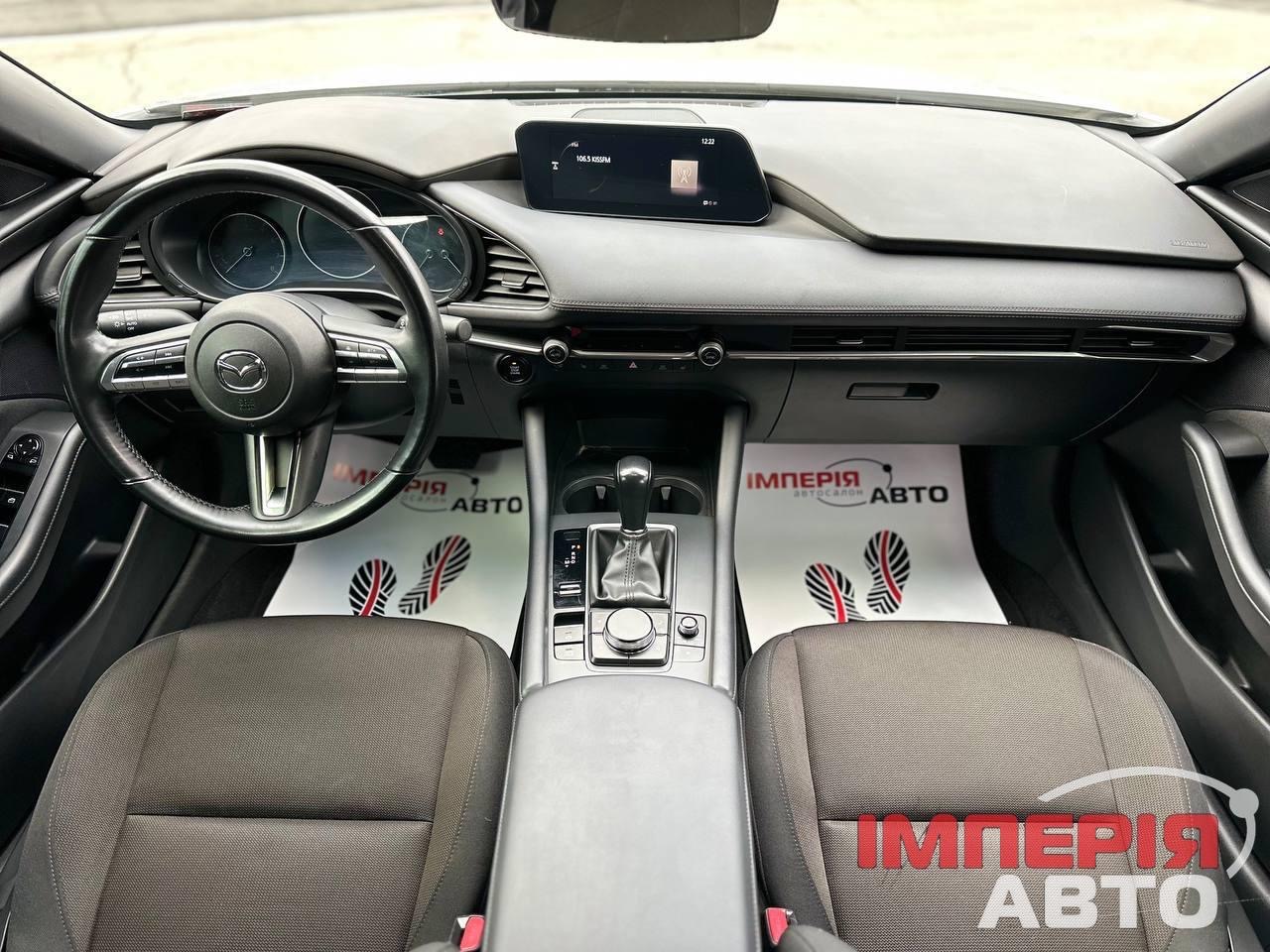 Mazda 3 - фото 5